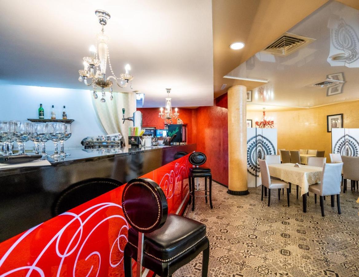 泰克斯俱乐部酒店 博托沙尼 外观 照片