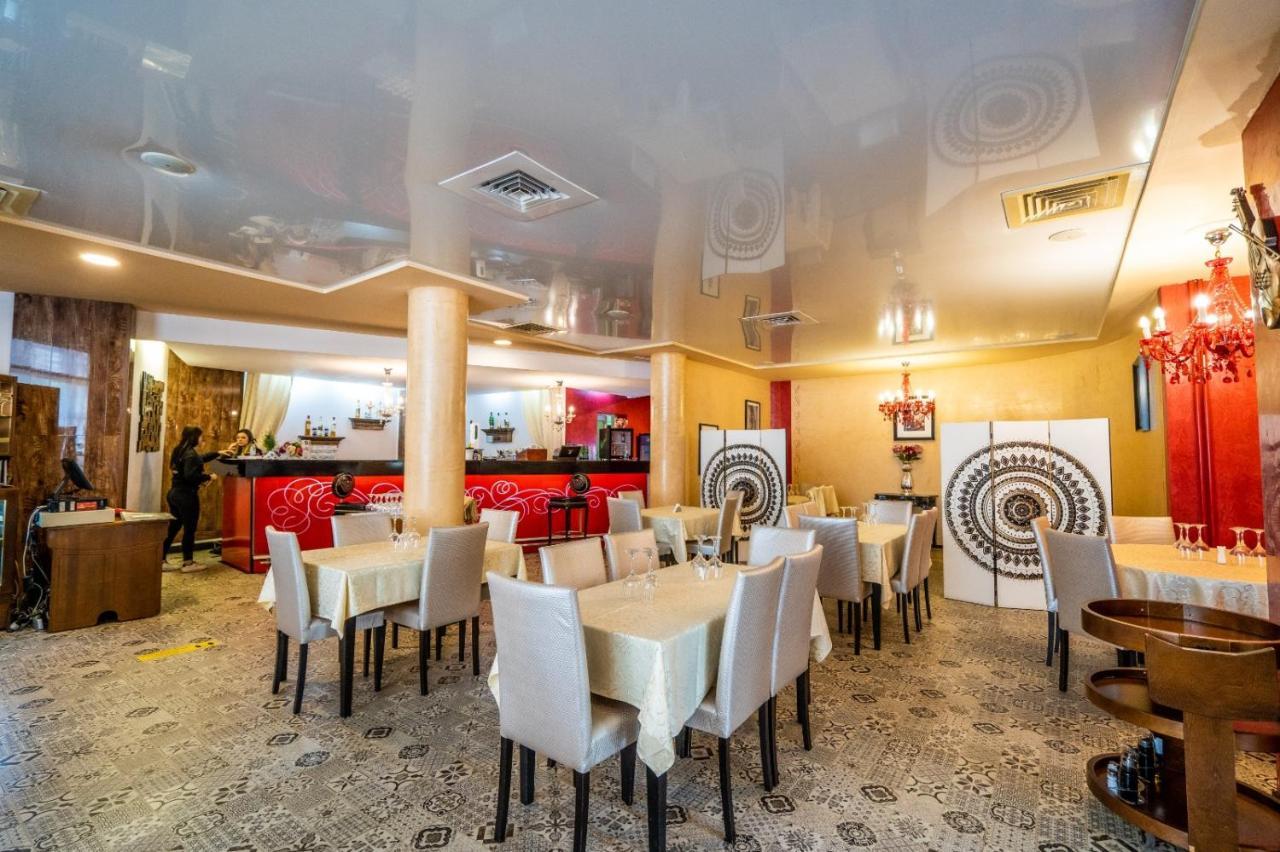 泰克斯俱乐部酒店 博托沙尼 外观 照片